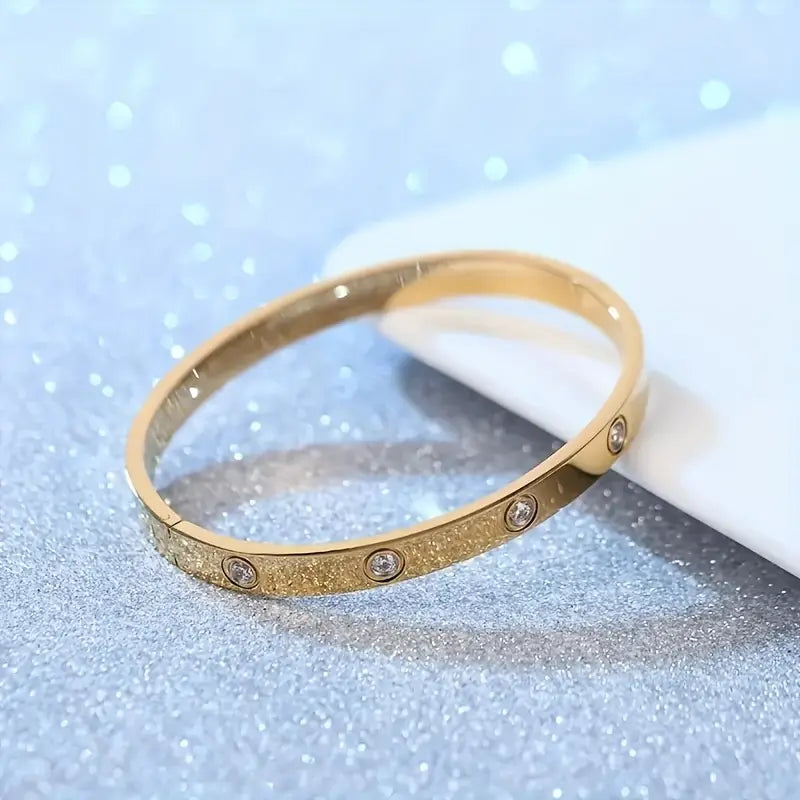 Classic Elegant Temperament Bracelet – Versatile Gift for Women