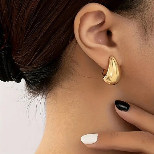 Vintage C-Shaped Resin Earrings – Elegant Design with Stainless Steel Needle